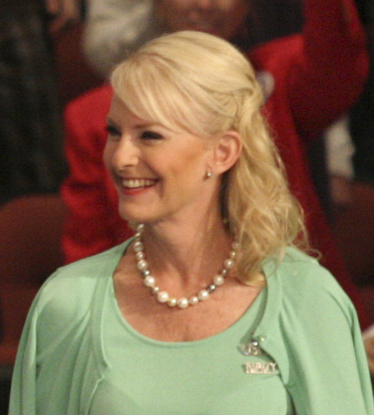 cindy mccain fashion. Cindy McCain uses her Amex